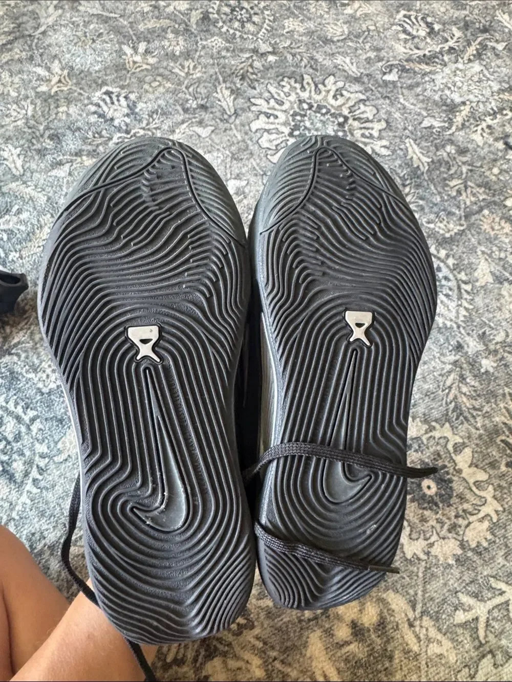 Nike Kids Black Low-Top Basketball Sneakers